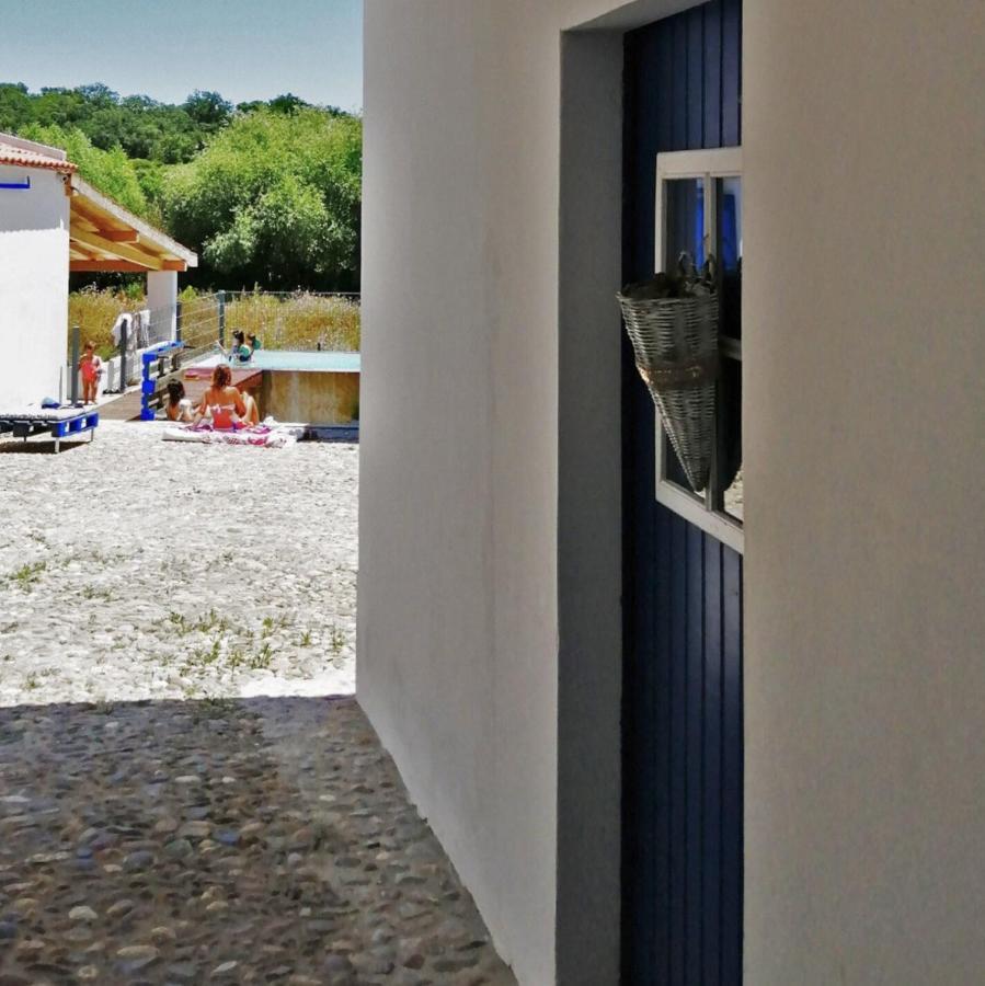 Azoia 10 - Hostel & Casas De Campo Azoia de Baixo Экстерьер фото